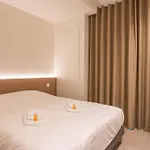 Sensational Brand New Duplex For 4 公寓 *