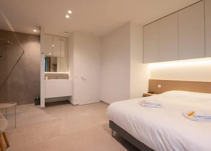 Sensational Brand New Duplex For 4 公寓 *