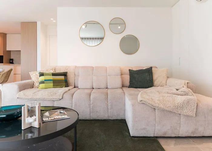 Sensational Brand New Duplex For 4 Apartment *